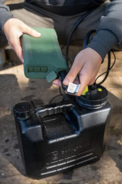 RidgeMonkey Outdoor Power Shower (Full Kit) (RM507) -Camping Equipment k2b580bc4c563bc55cf211e74fe44601c