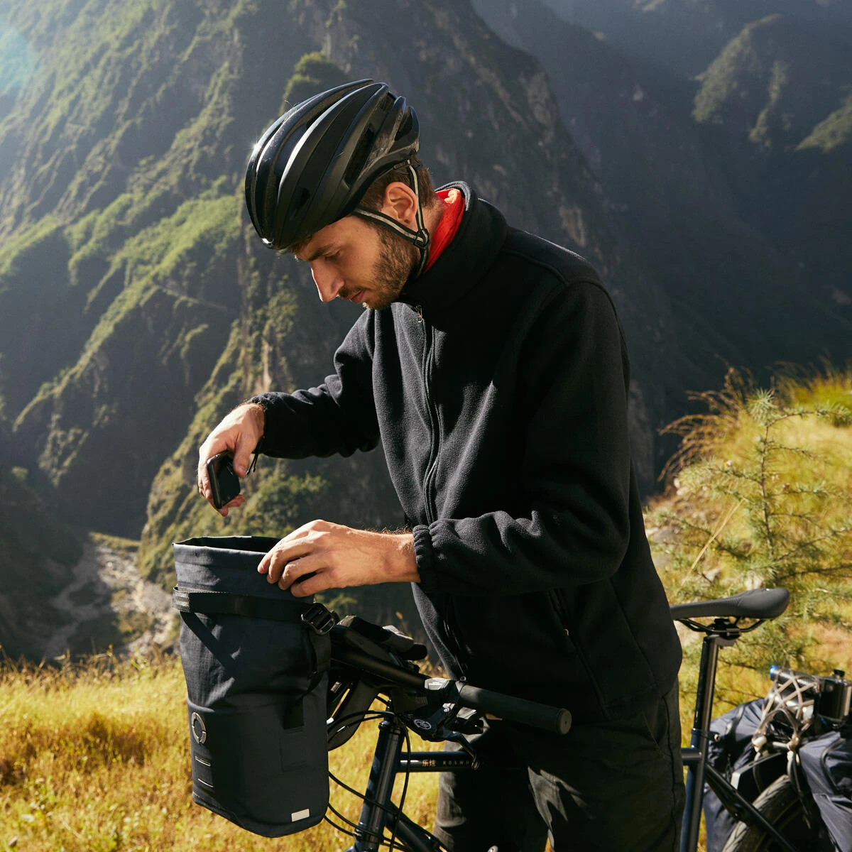 Roswheel Tour Handlebar Bag 7 Roswheel Tour Handlebar Bag - Image 5