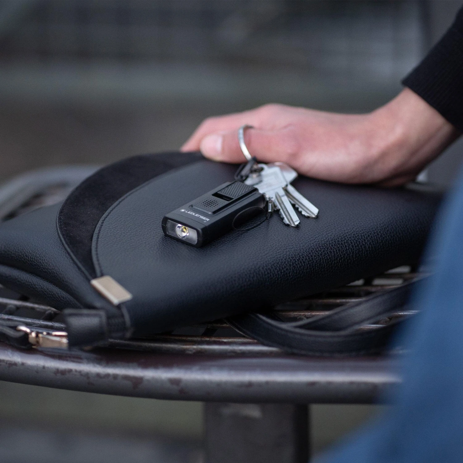 Ledlenser K6R Safety LED Rechargeable Keyring Torch & 4GB Flash Drive (Grey) 5 Ledlenser K6R Safety LED Rechargeable Keyring Torch & 4GB Flash Drive (Grey) - Image 3