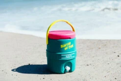 IGLOO Retro Barrel Of Fun 2 Gallon -Camping Equipment kc88273d206089a3a71fec21ebeffb697